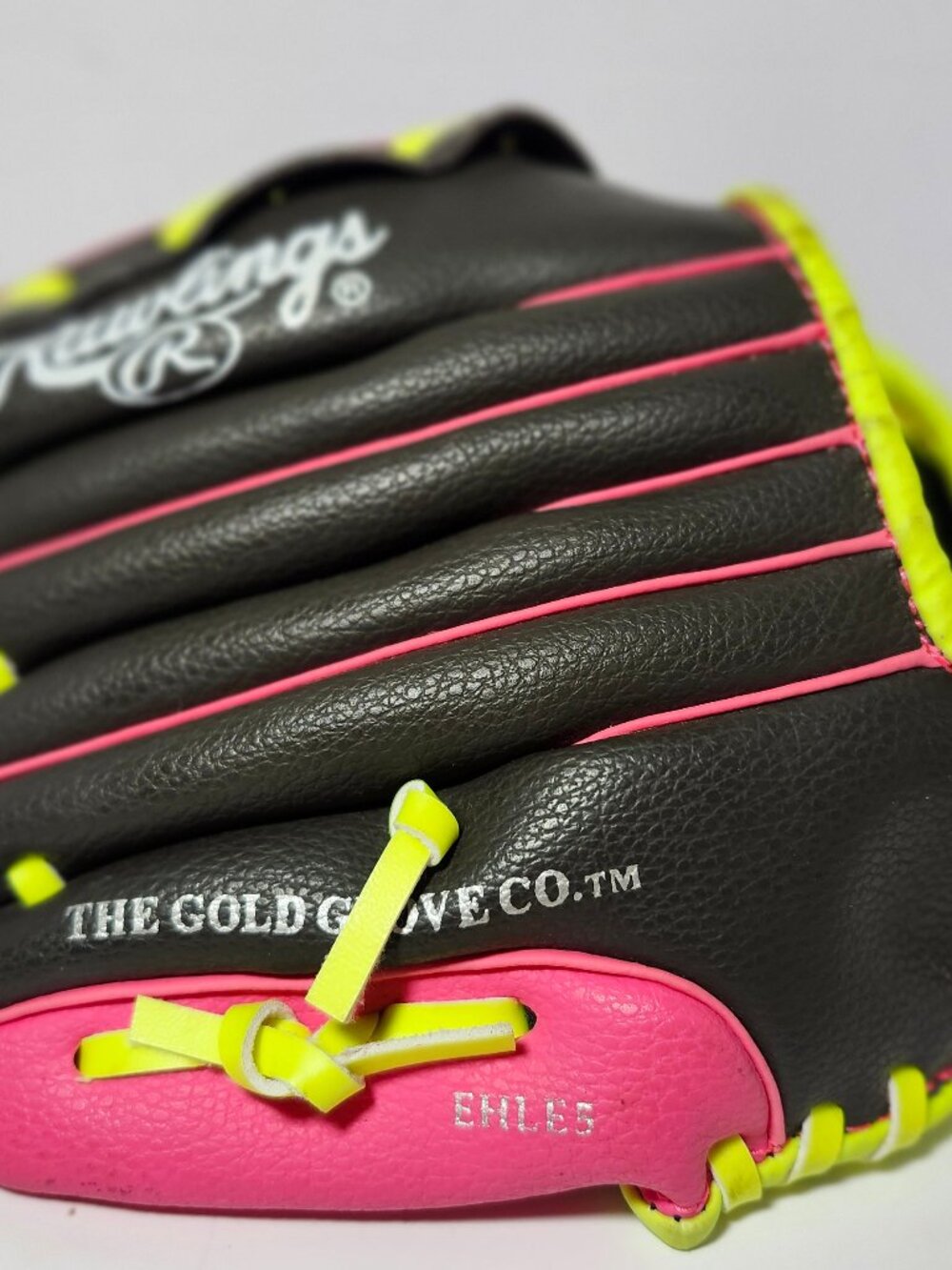 Rawlings Players Series 9.5" Youth Tball Glove Pink Black Green RHT PL95SB-R